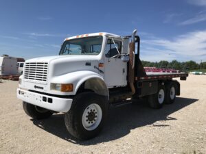 1999 Int'l 4900 Flatbed